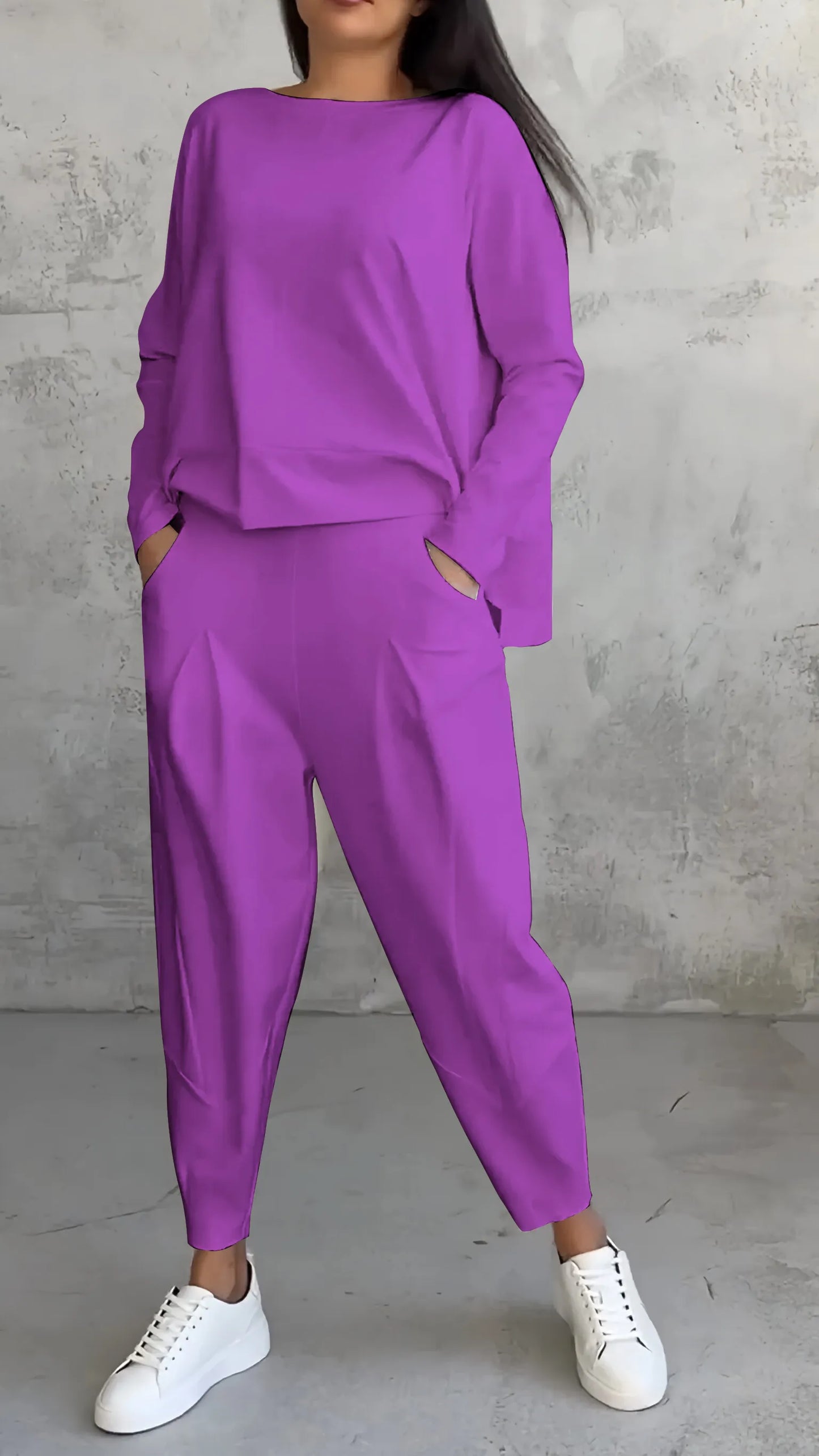 Two-piece set in a casual relaxed fit style