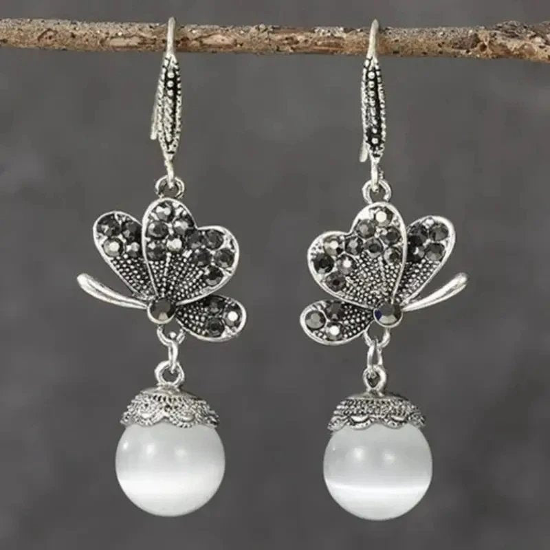 Bohemian Butterfly Pearl Earrings 60422232 01 (2)
