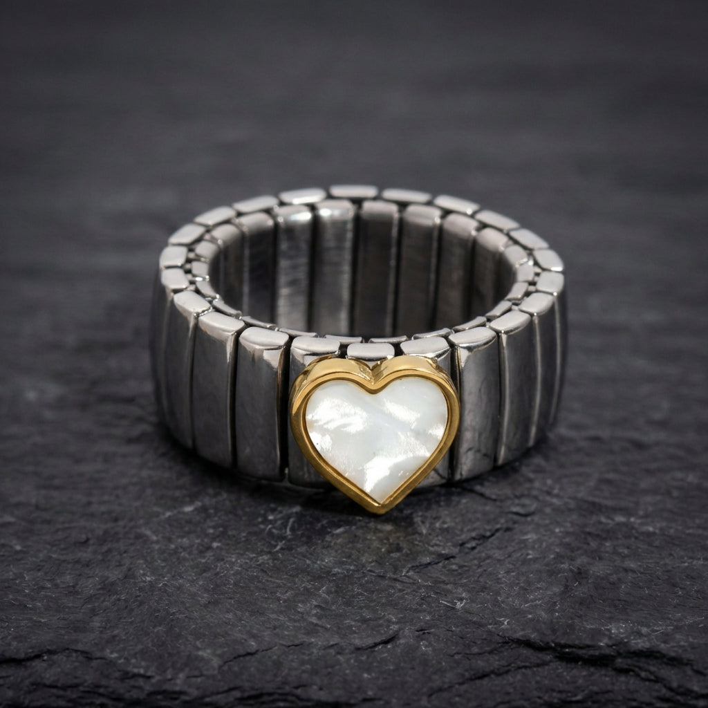 Classic Heart Shell Ring 40931176