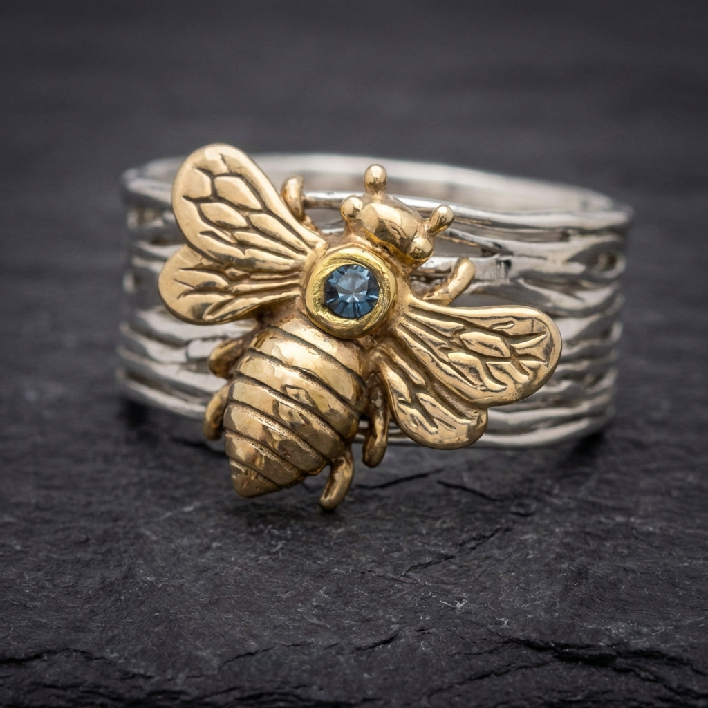 Elegant Bee Sapphire Ring 89138098
