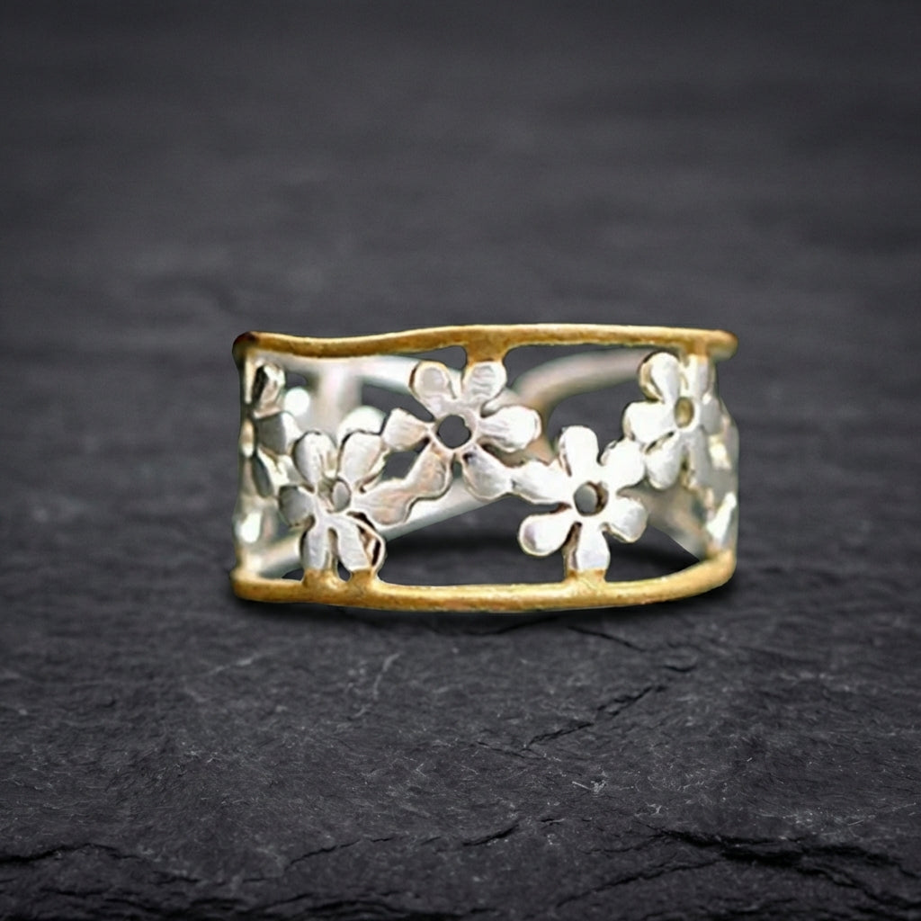Elegant Daisy Flower Ring 67812034