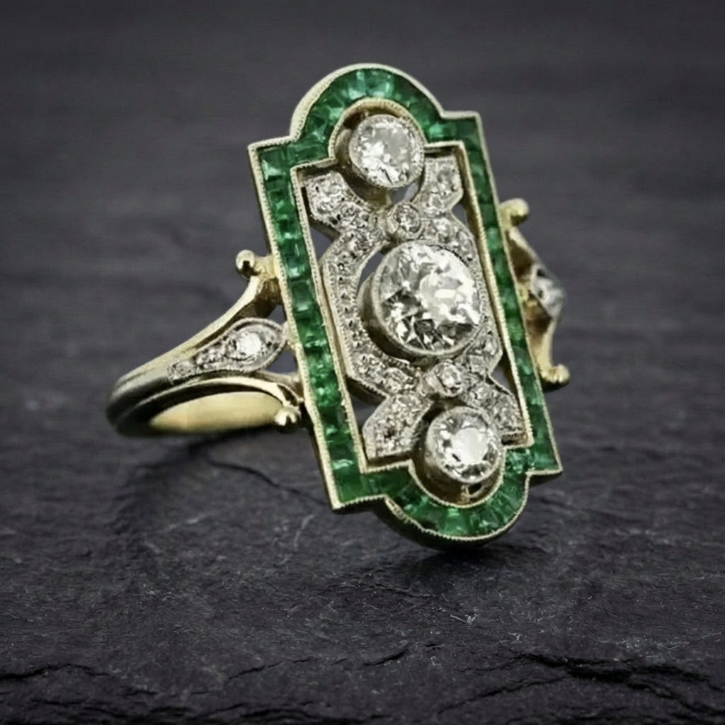 Elegant Emerald Diamond Ring 52709039