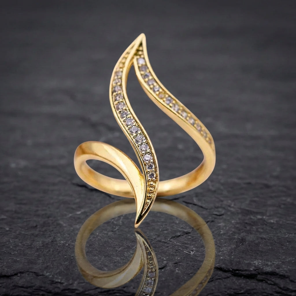 Elegant Flame Gold Twist Ring