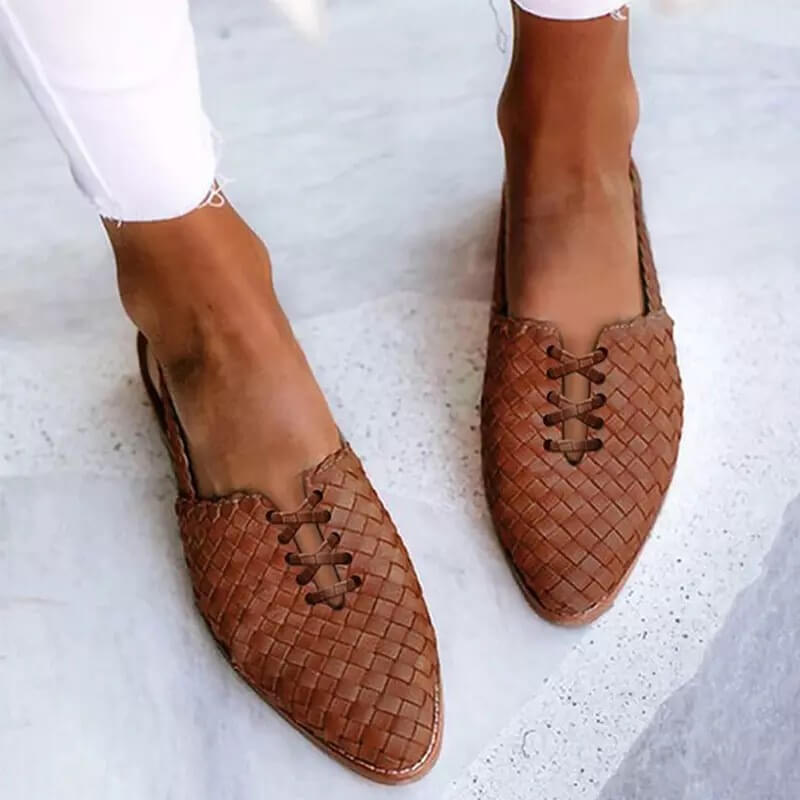 KS | Woven slip-on apartments