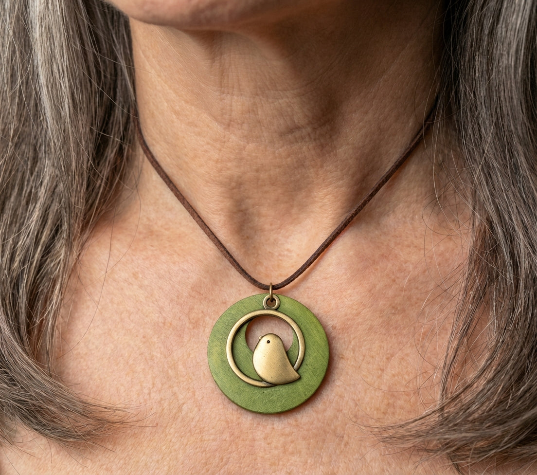 Vintage Boho Green Wood Bird Pendant Long Necklace