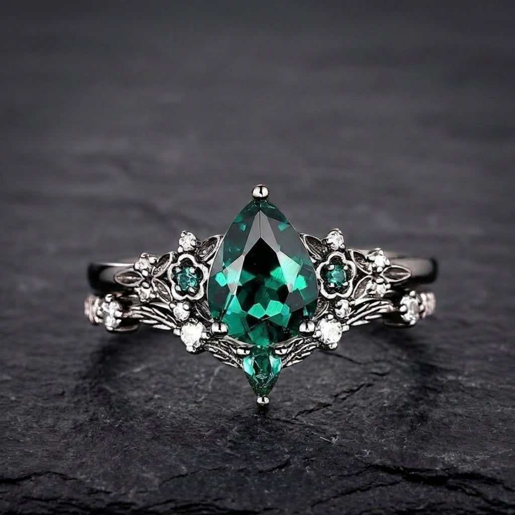 Vintage Emerald Flower Ring 11880439