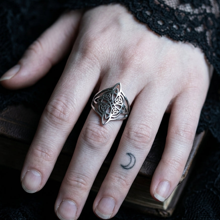 Wicca Knot Ring Gothic Celtic Protection