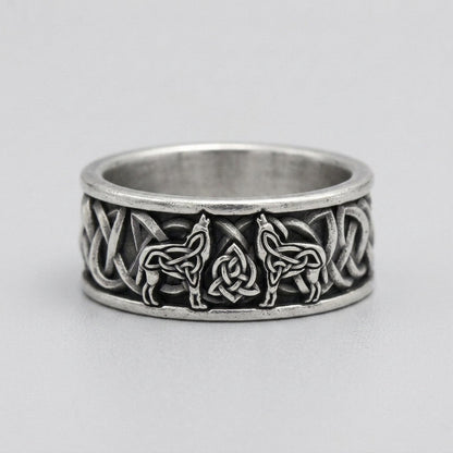 Knotwork Wolf Band Ring