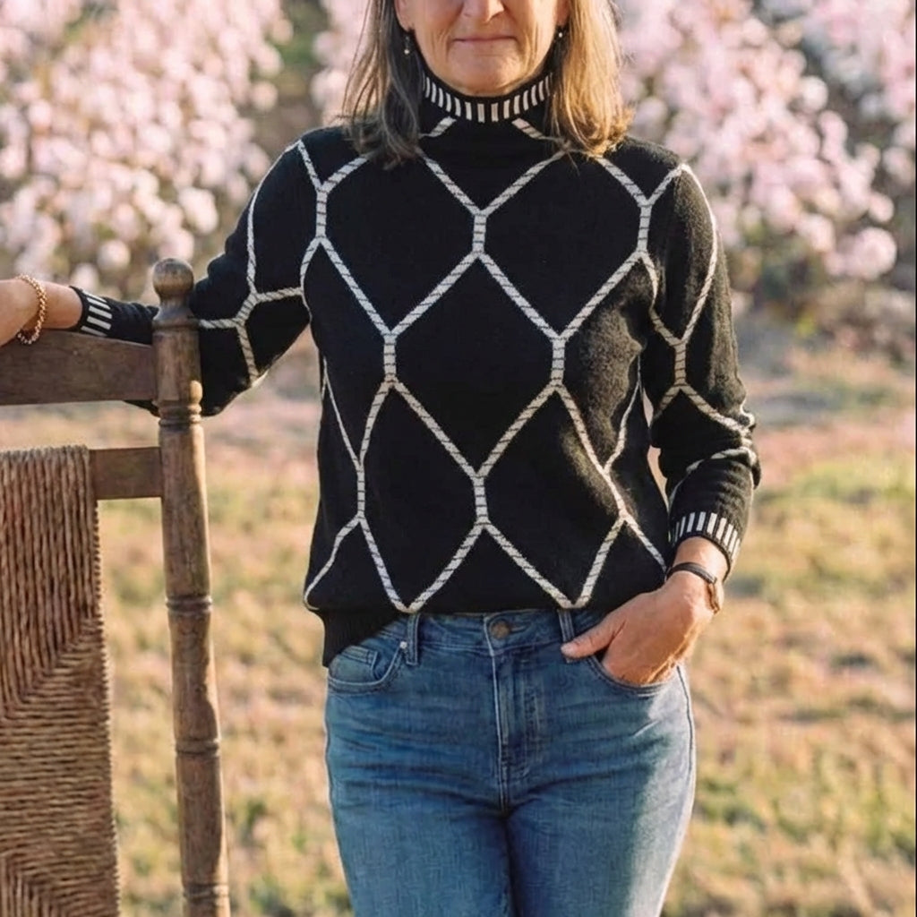 Cotton Sweater with Diamond Chain Pattern