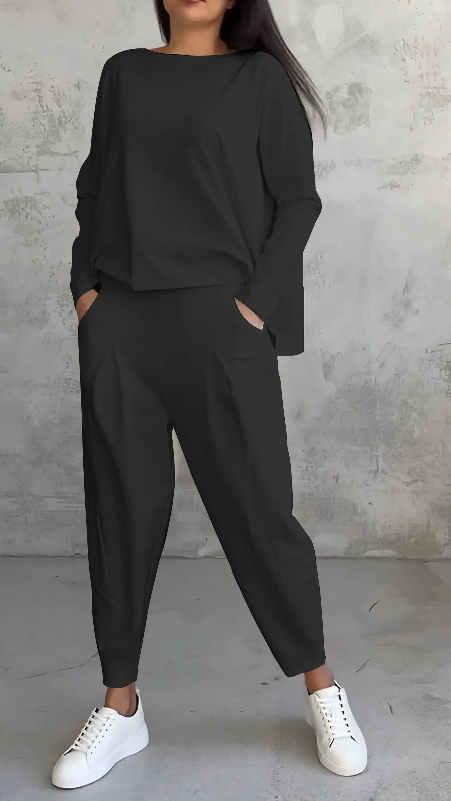 Two-piece set in a casual relaxed fit style