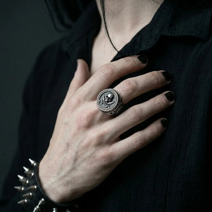 Skull & Cutlass Pirate Signet Ring