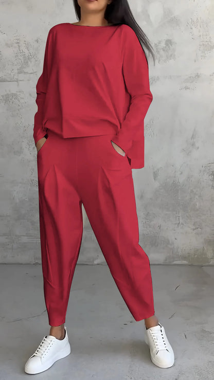 Two-piece set in a casual relaxed fit style
