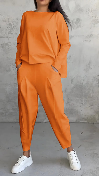 Two-piece set in a casual relaxed fit style