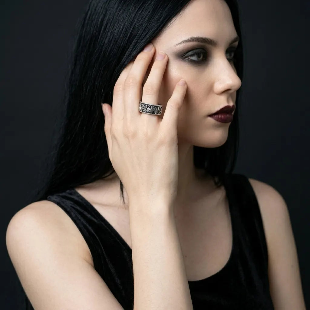 Knotwork Wolf Band Ring