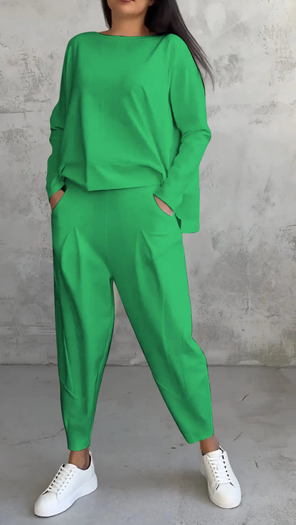 Two-piece set in a casual relaxed fit style