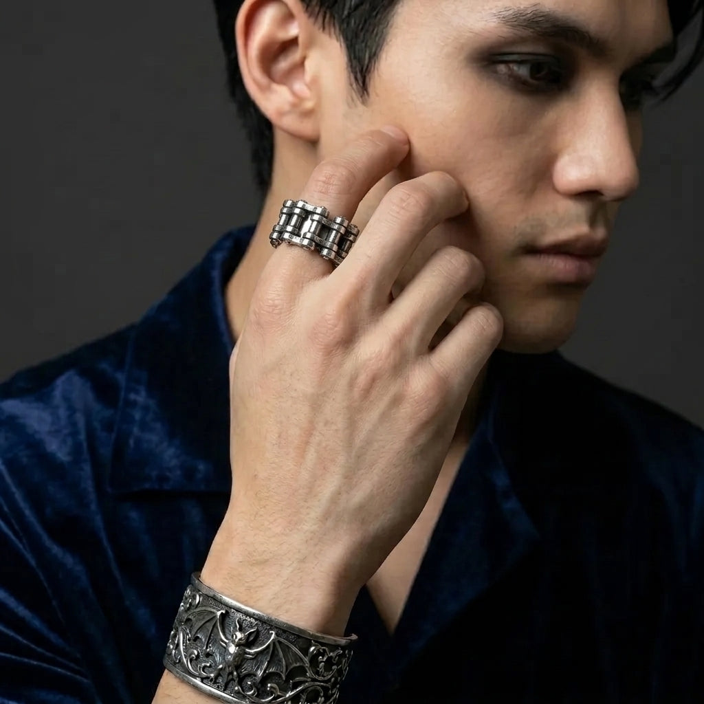 Retro Locomotive Chain Ring