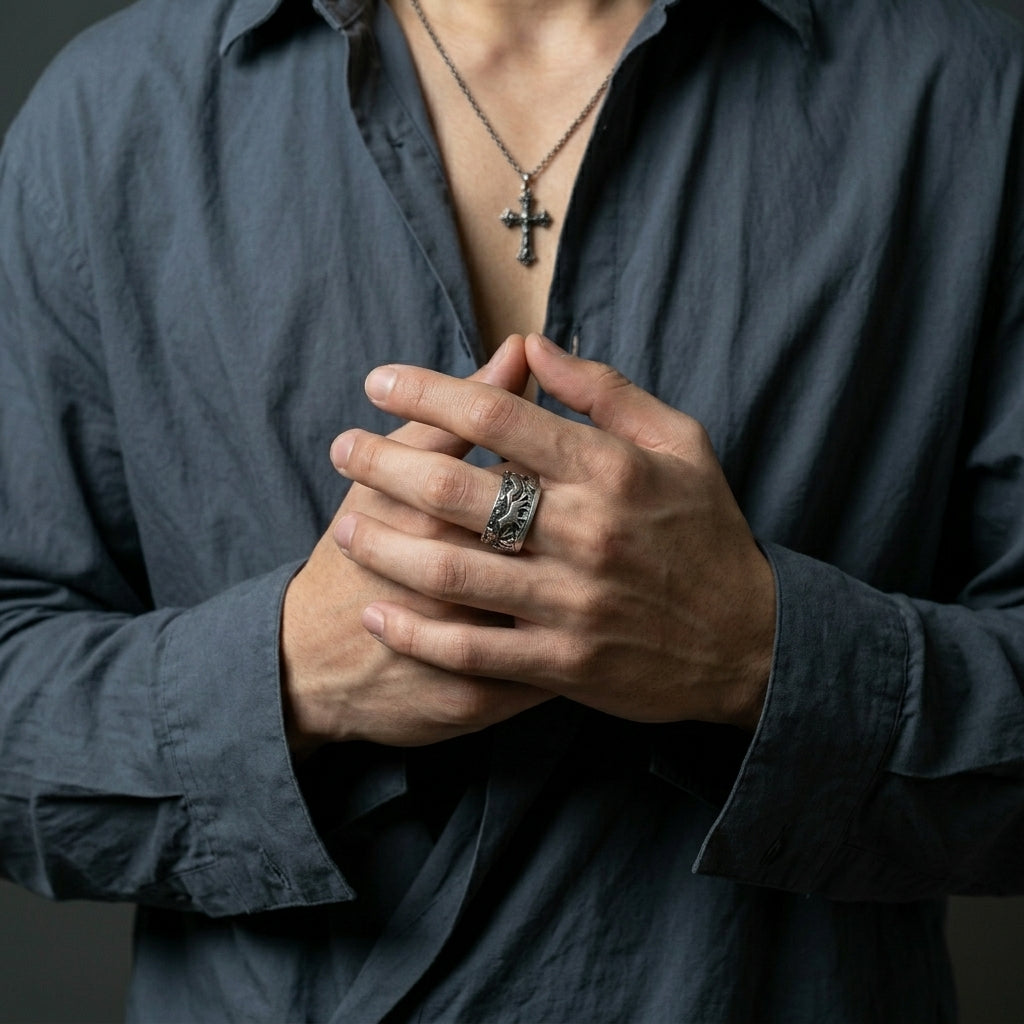 Wolf Wilderness Panoramic Band Ring