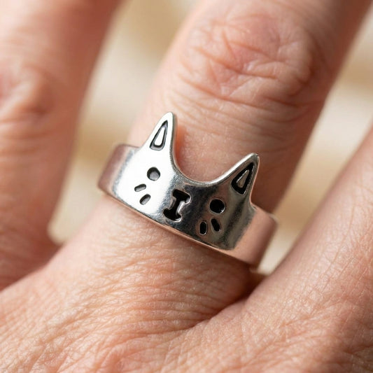 Elegant Cat Face Ring