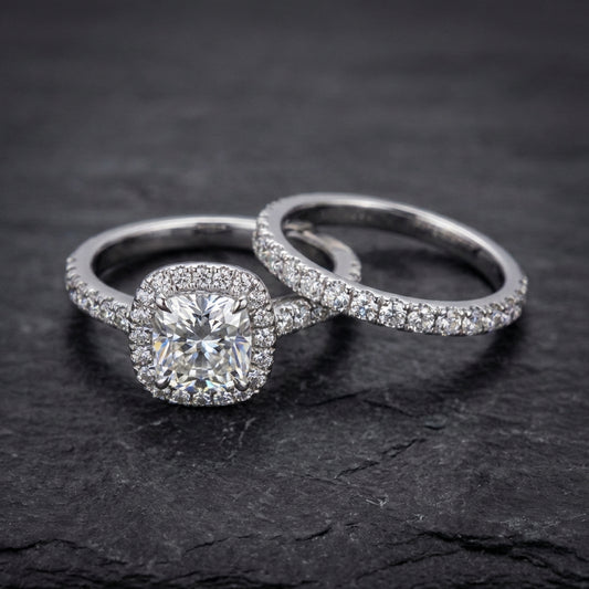 Elegant Crystal Wedding Ring 06537182