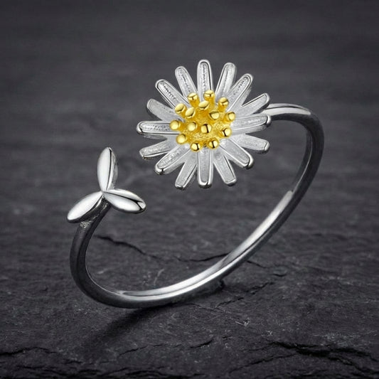 Elegant Daisy Flower Ring 27268168