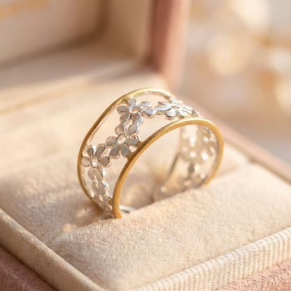 Elegant Daisy Flower Ring