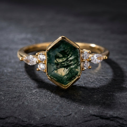 Elegant Emerald Statement Ring 51702352