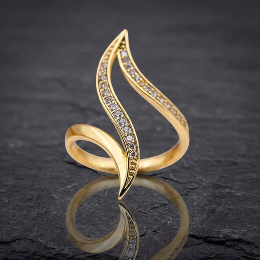 Elegant Flame Gold Twist Ring