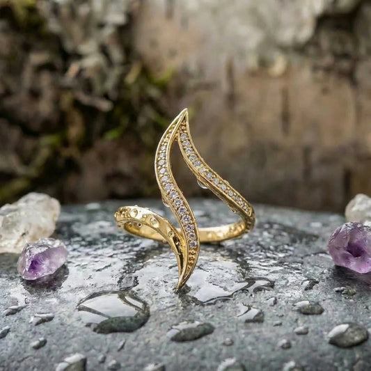 Elegant Flame Gold Twist Ring