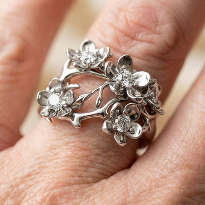 Elegant Flower Crystal Ring
