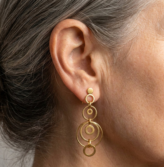 Elegant Gold Circle Earrings