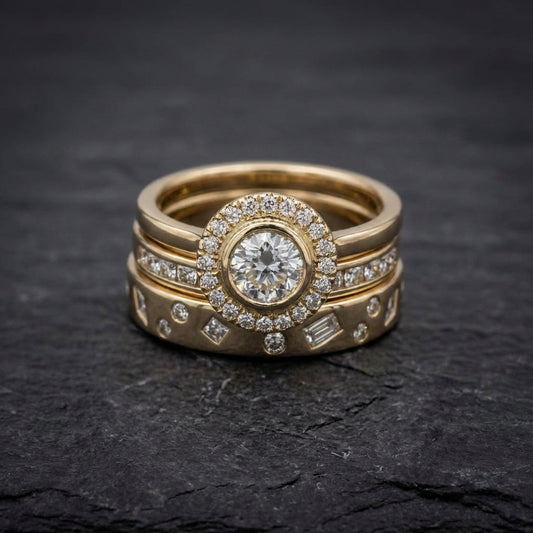Elegant Gold Diamond Ring 39518269
