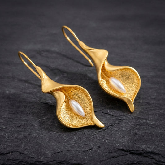 Elegant Gold Flower Earrings 26673300