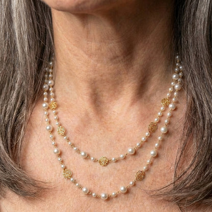 Elegant Gold & Pearl Necklace