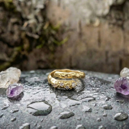 Elegant Gold Zircon Ring