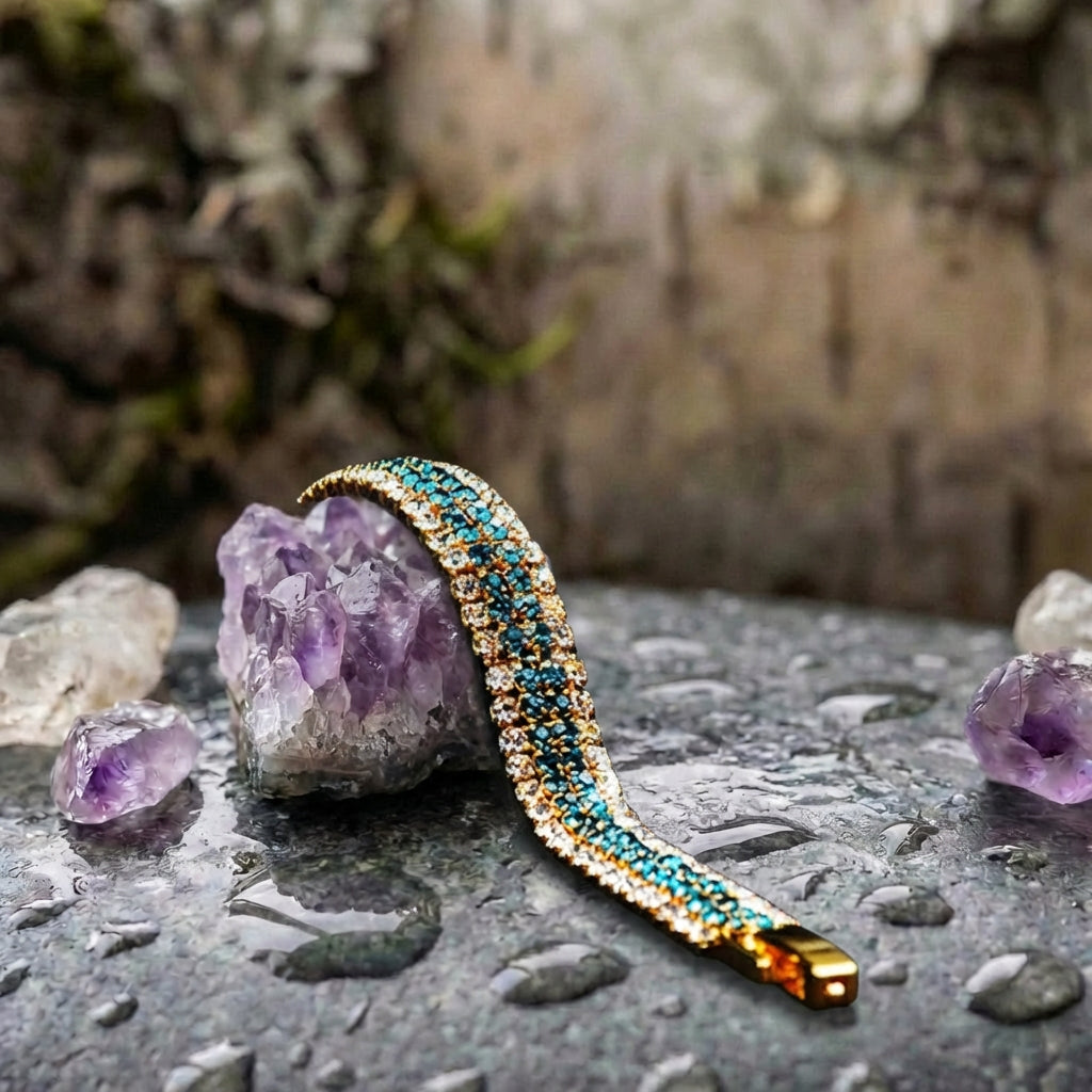 Elegant Green Sparkling Bracelet
