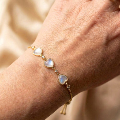 Elegant Heart Gold Bracelet