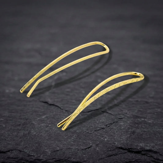 Elegant Minimalist Curved