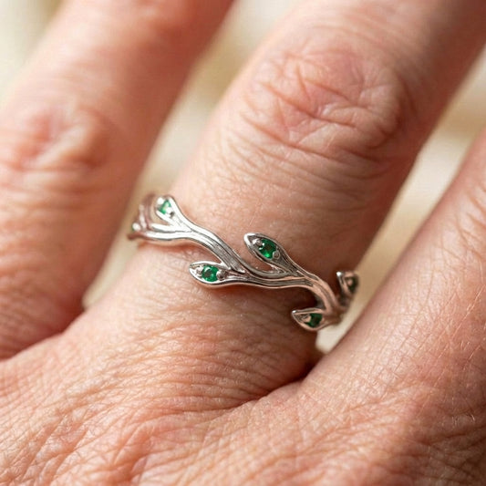 Elegant Silver Leaf Ring