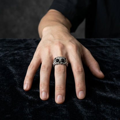 Onyx-Eyed Spider Ring