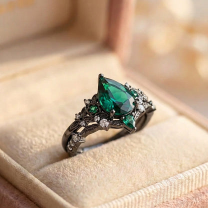 Vintage Emerald Flower Ring