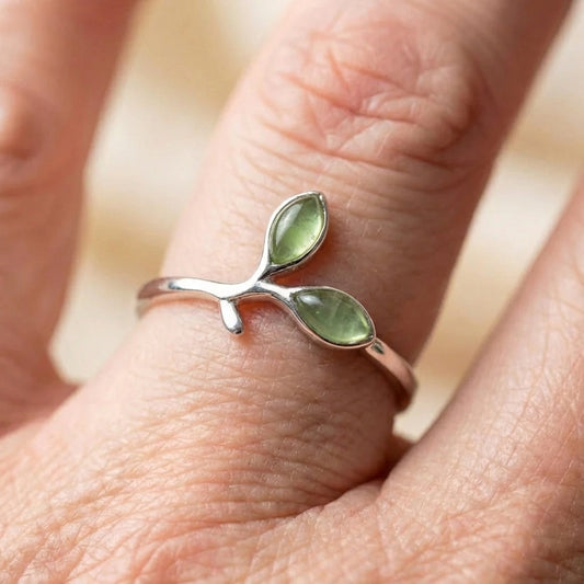 Elegant Foliage Silver Ring