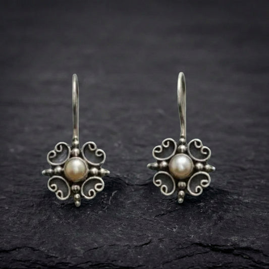 Vintage Pearl Flower Earrings 59798437
