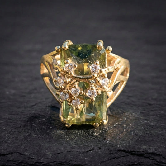 Elegant Green Zircon Ring 44968976