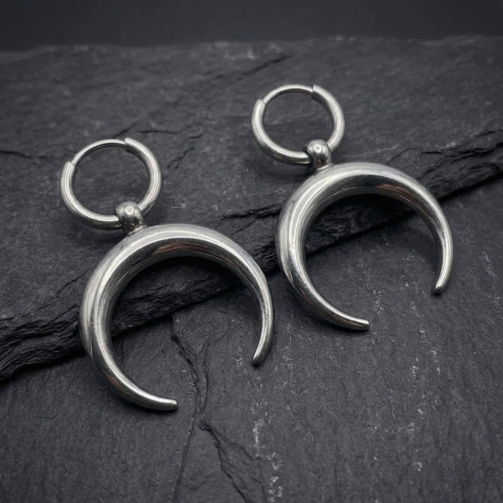 Minimalist Crescent Moon Earrings 05799338