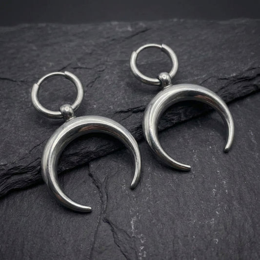 Minimalist Crescent Moon Earrings 05799338