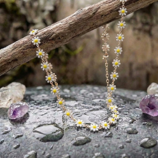 Gold Daisy Necklace