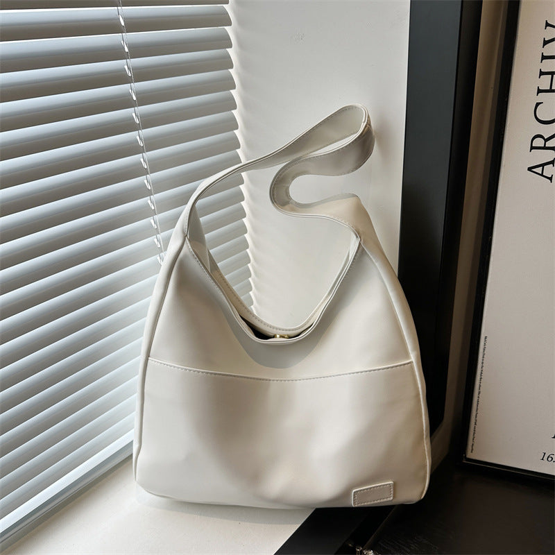 Large Leather Slouch Shoulder Bag – Relaxed Everyday Hobo Tote With Logo Patch