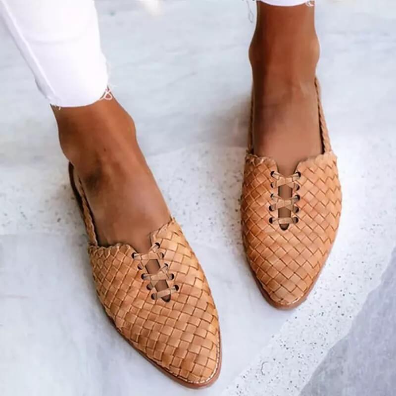 KS | Woven slip-on apartments