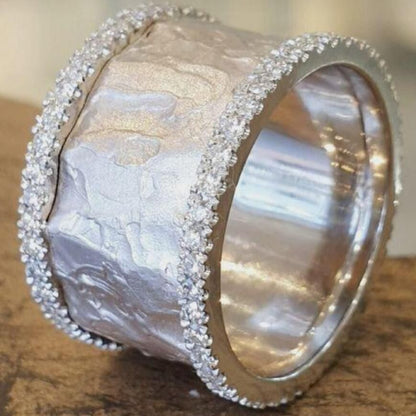 Classic Silver Ring with Timeless Appeal