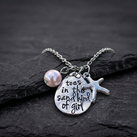 Toes In The Sand Necklace In Silver